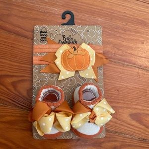 Baby essentials head band and socks for fall sz. 0-12mo